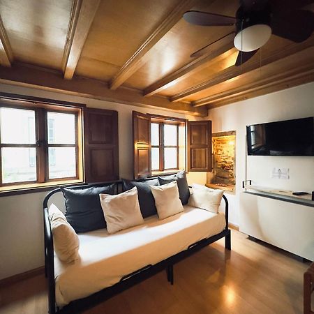 Apartamentos Campanas De San Juan 산티아고데콤포스텔라 외부 사진